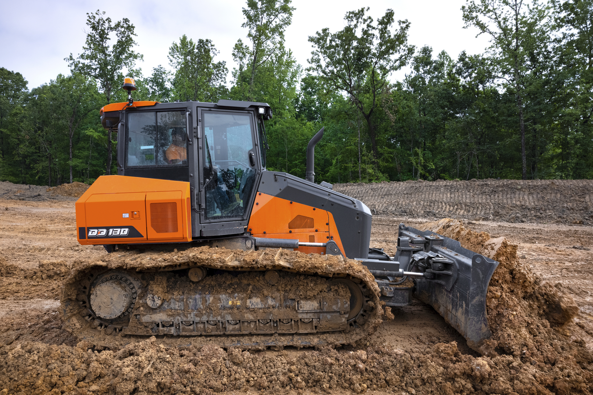 DEVELON DD130 Dozer