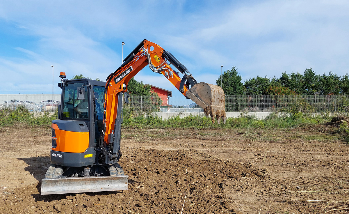 DEVELON DX27Z-7 Mini Excavator